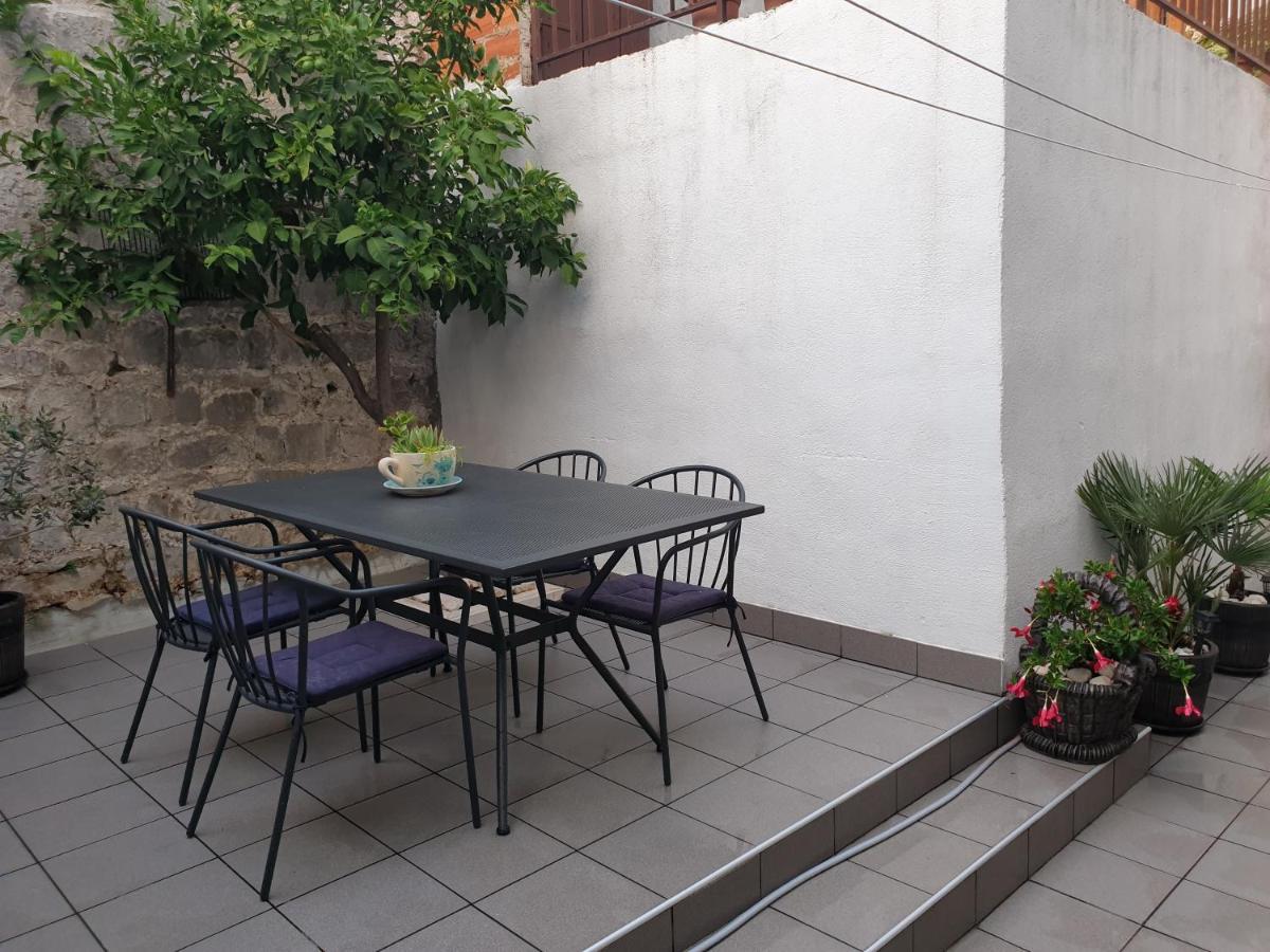 Hotel Lemon Tree Donji Seget Exteriér fotografie