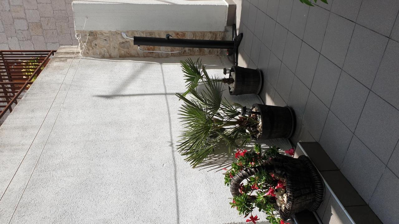 Hotel Lemon Tree Donji Seget Exteriér fotografie