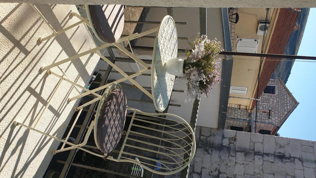 Hotel Lemon Tree Donji Seget Exteriér fotografie